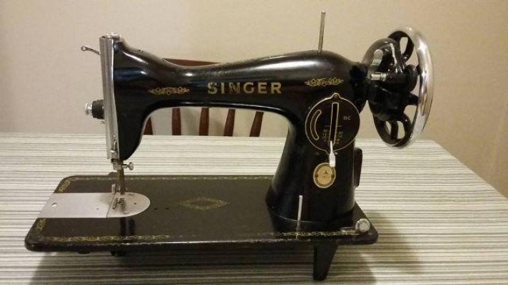 Máquina de Costura Antiga Singer 15c
